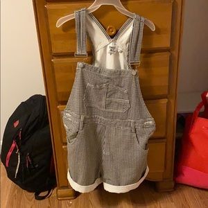 PRINCESS POLLY black and white patterned overalls